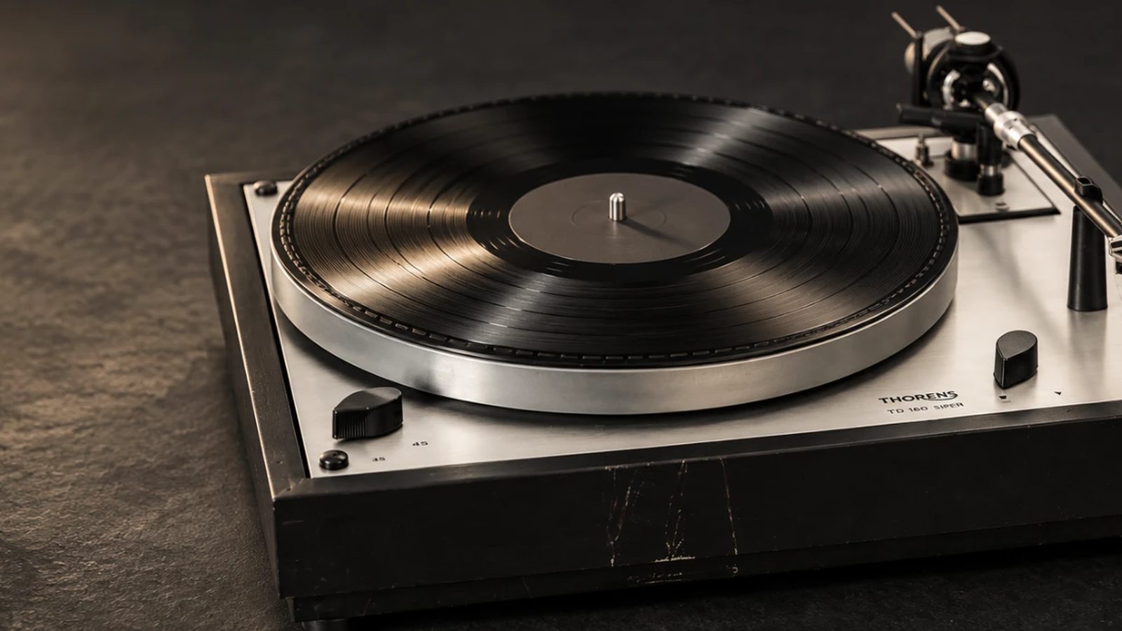 Begagnade skivspelare och vinyltillbehör på Hifimarknaden